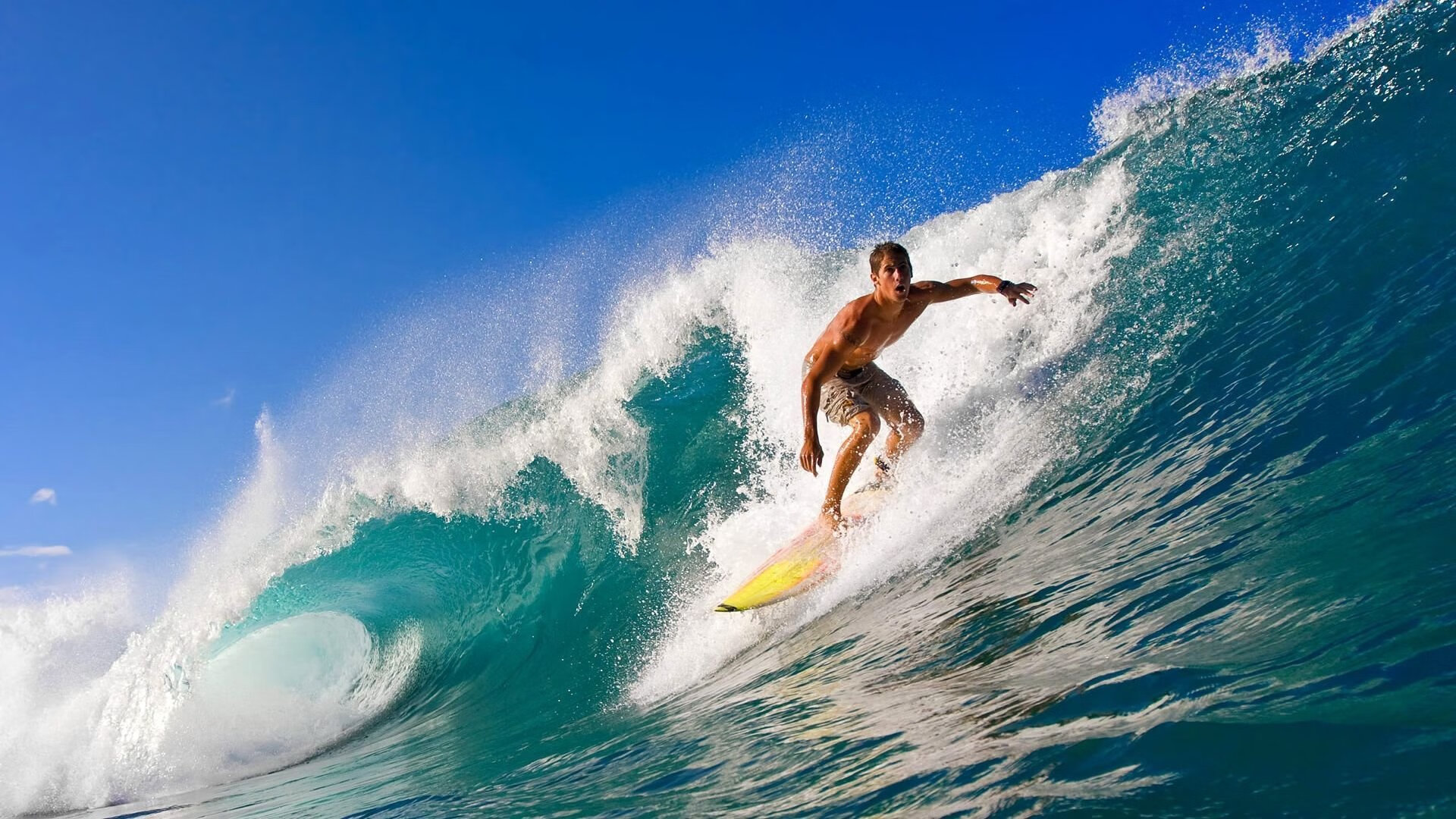 九游体育网址-特色露天拔河赛，凝聚团队的运动文化，拔河户外游戏