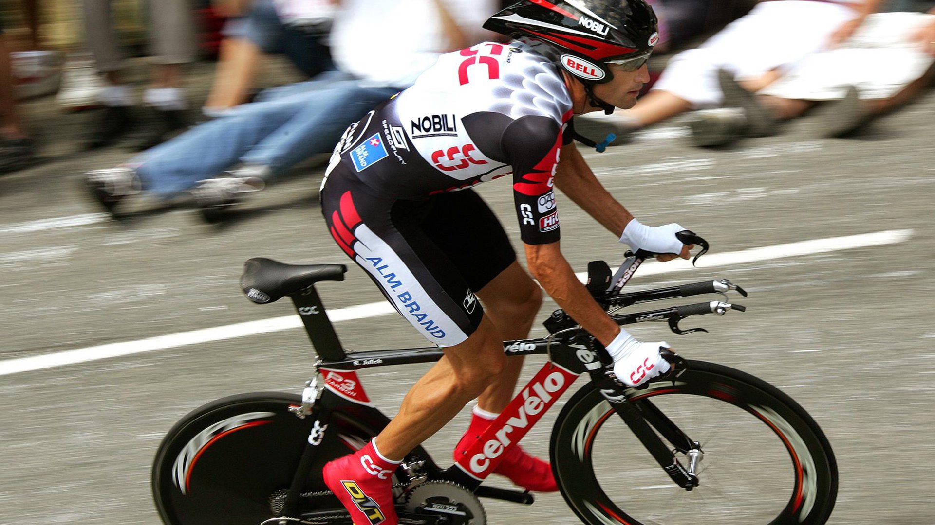 赛道优化：提升安全性与速度的双重革命，赛道布局